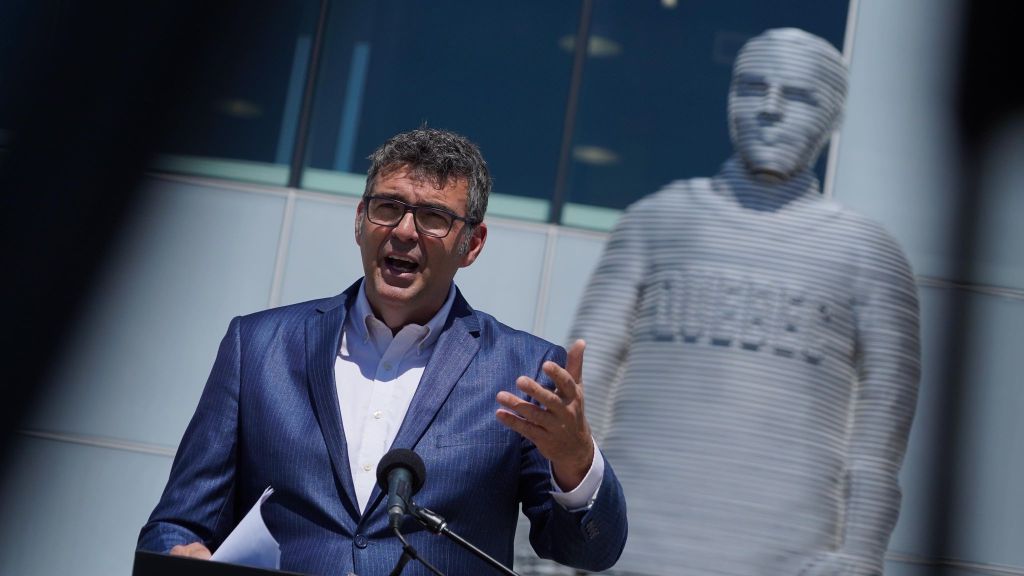 Allocution sur l'importance de Joe Malone pour la Ville de Québec et pour l'histoire du hockey. J'agis en tant que président de la Société d'histoire du sport de la capitale nationale. Photo : Sylvain Roussel/Radio-Canada.
